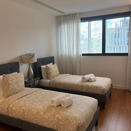Luxury River View 3br With Pool By Airport شقة *