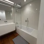 Luxury River View 3br With Pool By Airport