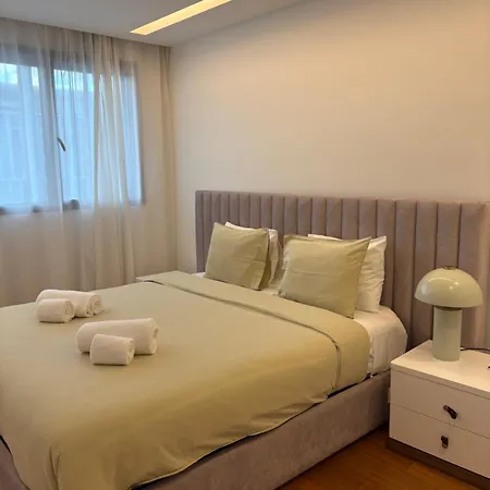 Apartment Luxury River View 3br With Pool By Airport Lissabon