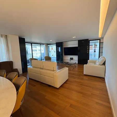 Luxury River View 3br With Pool By Airport