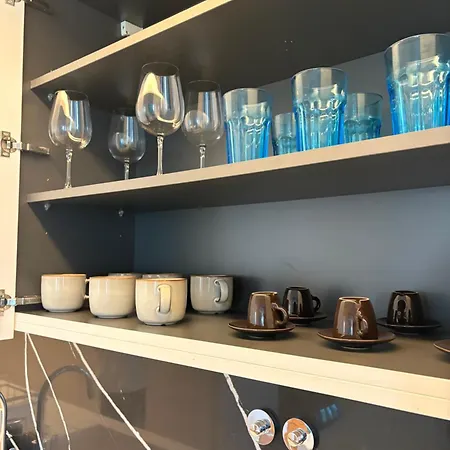 Luxury River View 3br With Pool By Airport *